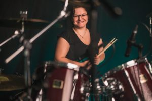 Laura, Studio